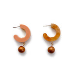 Load image into Gallery viewer, DUO-TONE PEARL HOOPS | CARAMEL
