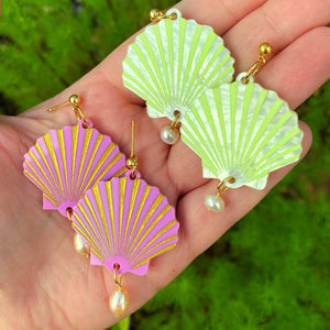 SCALLOP SHELL | PEARL + LIME